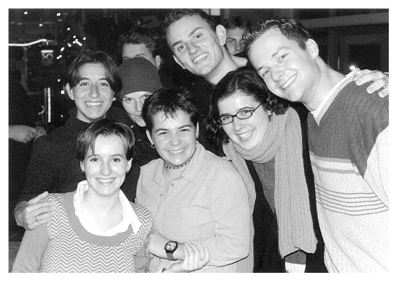 Zum Gruppenfoto ist immer Zeit. 2001.