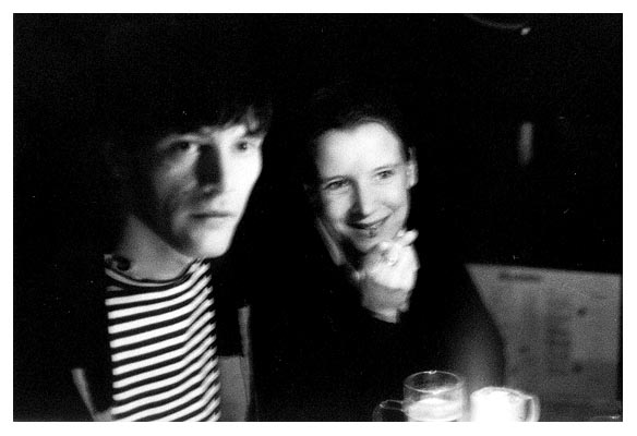 Arne und Katrin in der Blockh&uuml;tte. 2002.