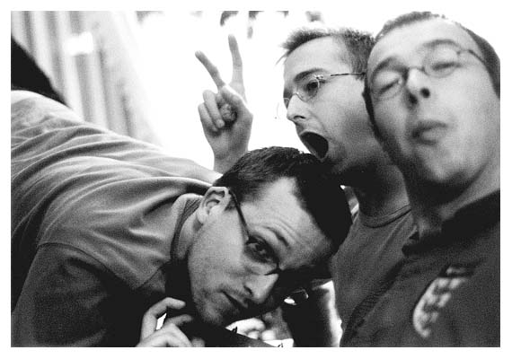 Halb Drei. Benni, Florian und Thomas. 2001.