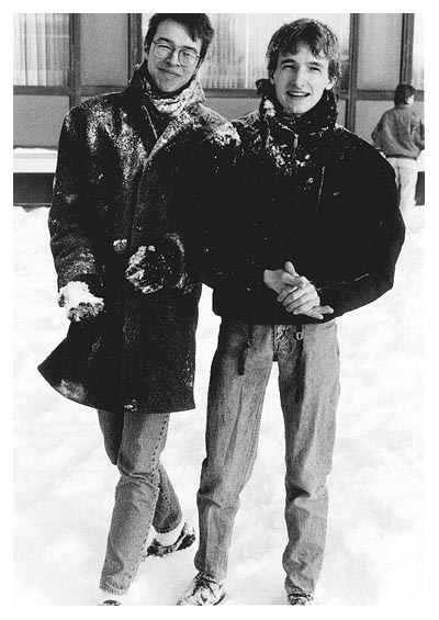 Das Spiel ist noch nicht zuende. Thomas und Jan. 1990.