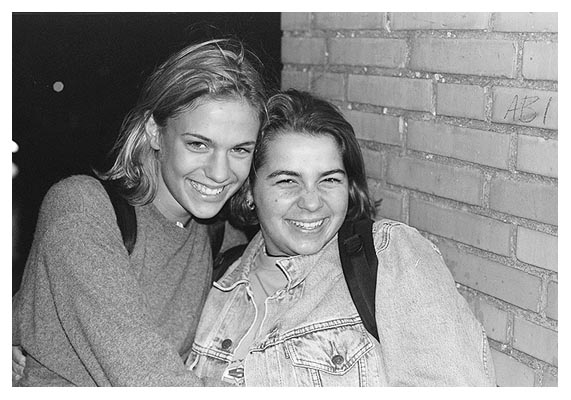 Hanne & Ute. 1998. Schulfest.