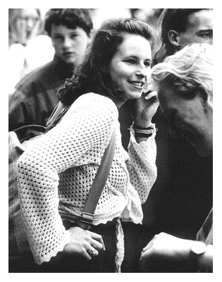 Abiumzug 1994. Ina Schmidt-Runke. Links hinten schlägt Inga L. die Hände vor den Kopf. Gründe bitte unter Klatsch und Tratsch ins Forum.