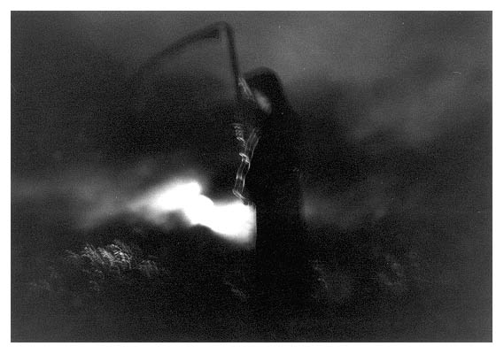 Arne Kobarg als Sensenmann. 1989.