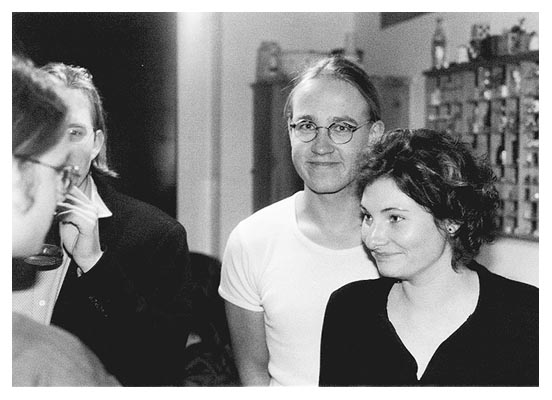 Marcus - die alte Kassandra - l&auml;chelt, rechts Kerstin Stammer, links schwer aber doch zu erkennen: die Herzigbr&uuml;der Martin und Christoph.