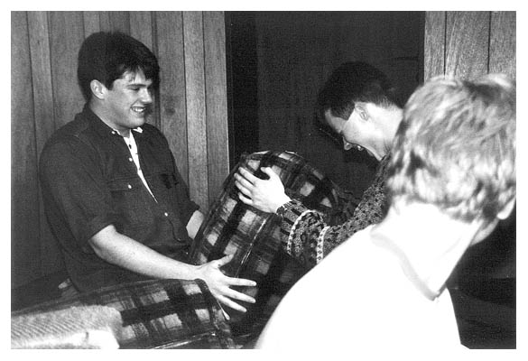 Dirk Sex Dree&szlig;en und Jens K&auml;pt&acute;n Werth im Schmidtschen Keller. 1991.