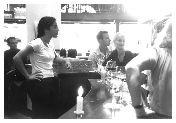 Elif brachte noch eine Hose mit und bekam 50 Euro. Super. 2002.