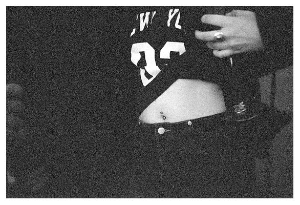 Ein Fitne&szlig;studiogest&auml;hlter Bauch von Natascha. 2003.