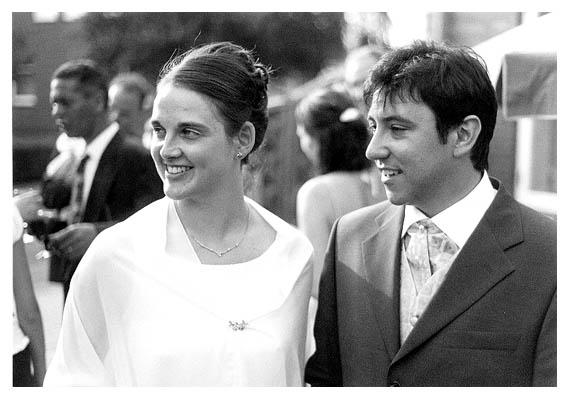 Stefanie und Alberto. 2002. Nach der kirchlichen Trauung.