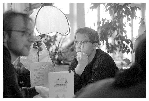 Timo versucht Zeichen zu setzen. 1998.