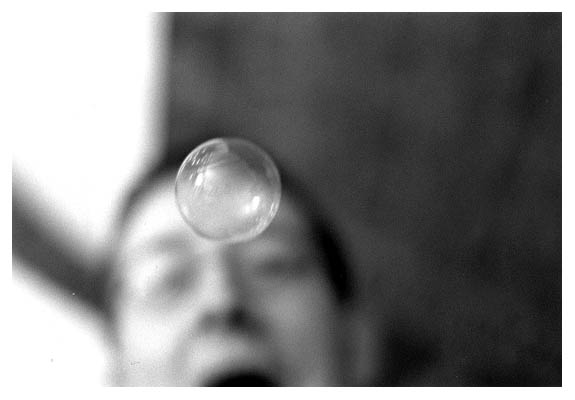 Tobi versucht mich noch vor der Blase zu warnen. 2002.