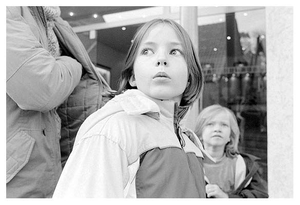 Jana und Mike gehen gleich ins Kino. Ich bleibe davor stehen und werde versetzt. 2004.