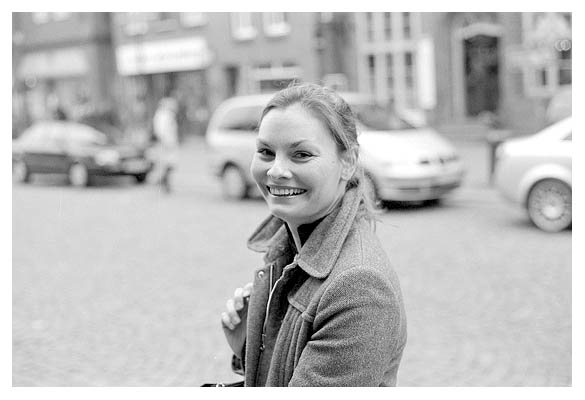 Die bezaubernde Silke Stammer am 14.4.2004 in Husum. Gut gelaunt und voller Termine