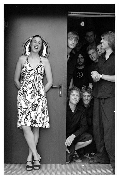 S&auml;ngerin und Band. 2005.