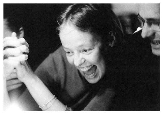 In der Blockh&uuml;tte zwischen Stine und Strasser eingekeilt. 2001.