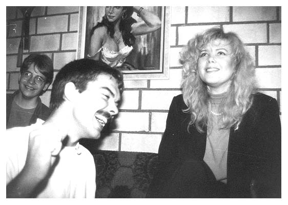 Bernd freuts, Oke freuts und auch Sonny ist nicht unbegeistert. Oktober 1990.