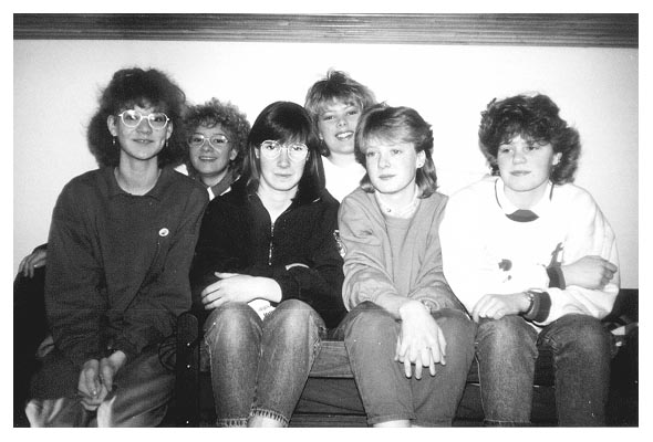 Mijram, Dorit, Barbara, Sonja, Linda und Astrid. 1988.
