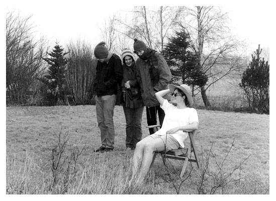 Rol, Conny, Han, Steffie. Im Garten von Jim Hansen.