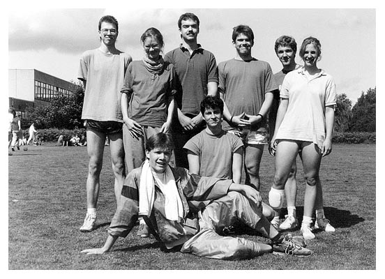 Thomas, Mirjam, Oke, Sex, Martin, Andrea; unten Totti und Sven C.
