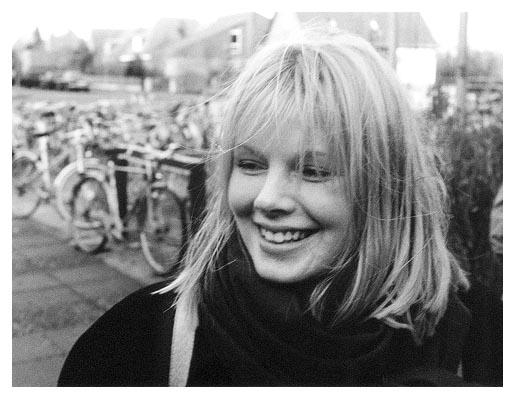 25.11.1988. Stephi kommt zur Schule.